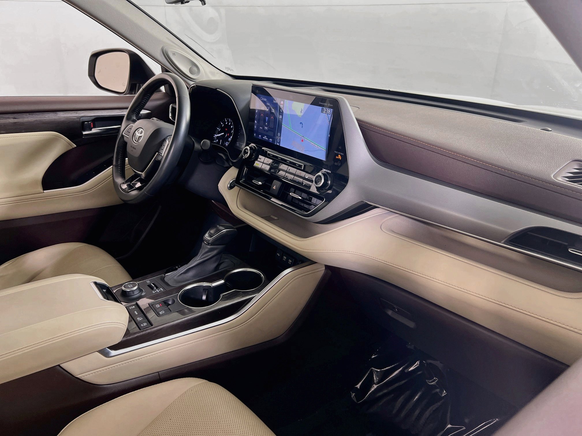 Used 2021 Toyota Highlander Platinum image 30