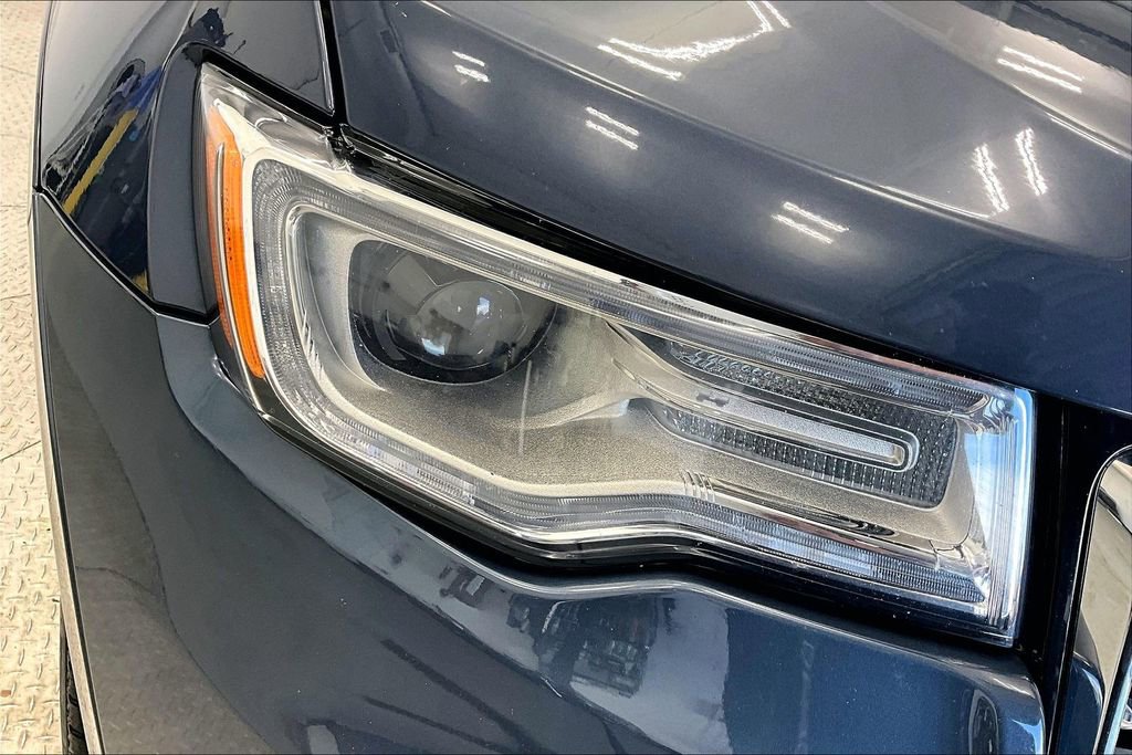 Used 2021 Jeep Grand Cherokee Summit AWD/4WD image 30