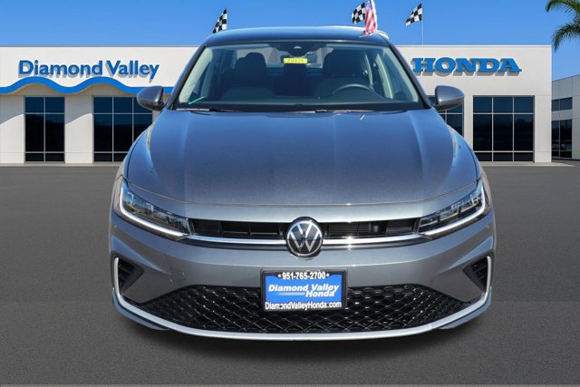 Used 2025 Volkswagen Jetta SE video 2