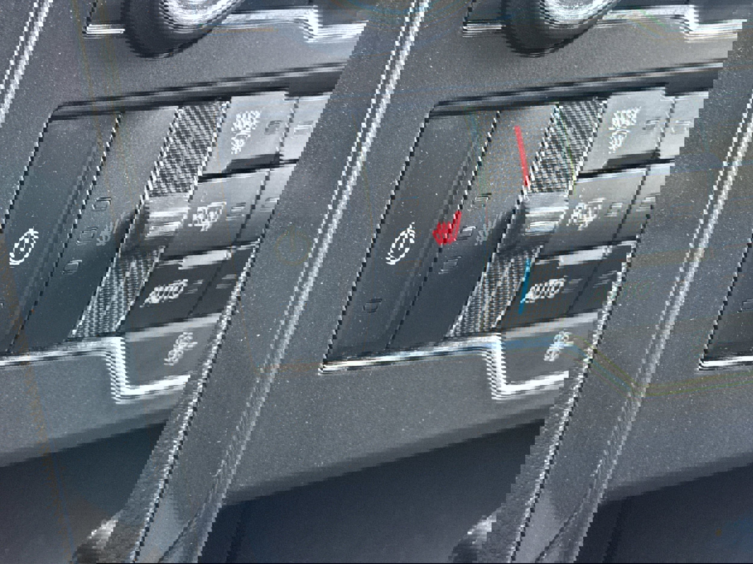 Used 2018 Ford Explorer XLT w/ Equipment Group 202A image 24