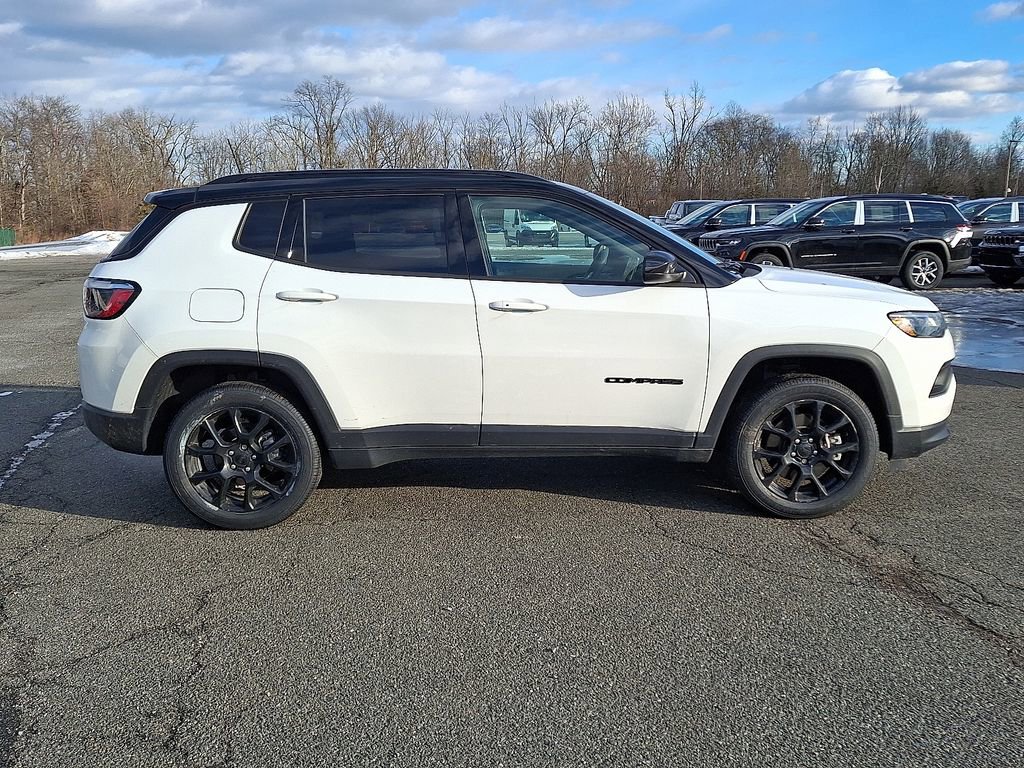 Used 2023 Jeep Compass Altitude w/ Sun and Sound Group image 10