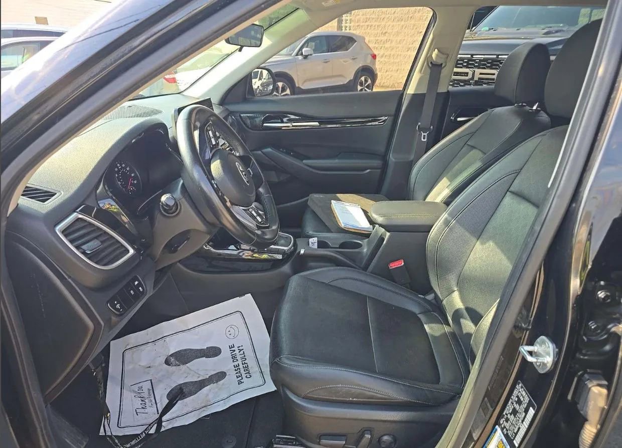 Used 2021 Kia Seltos EX image 38