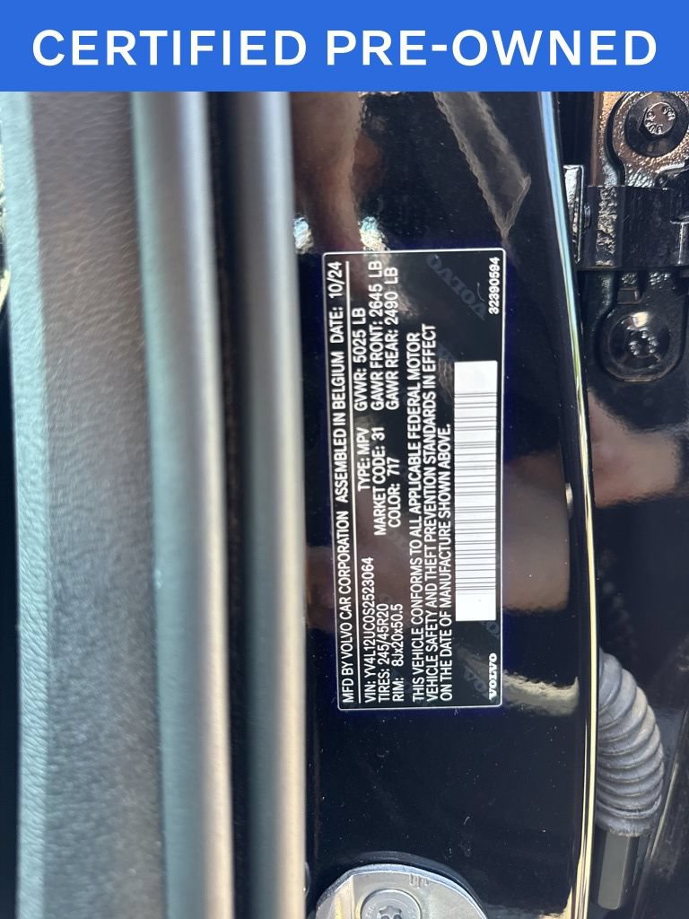 Certified 2025 Volvo XC40 B5 Plus AWD/4WD image 30