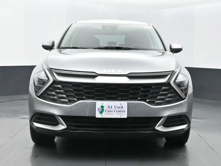 Used 2024 Kia Sportage LX image 3