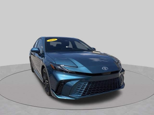 Used 2025 Toyota Camry XSE FWD image 8