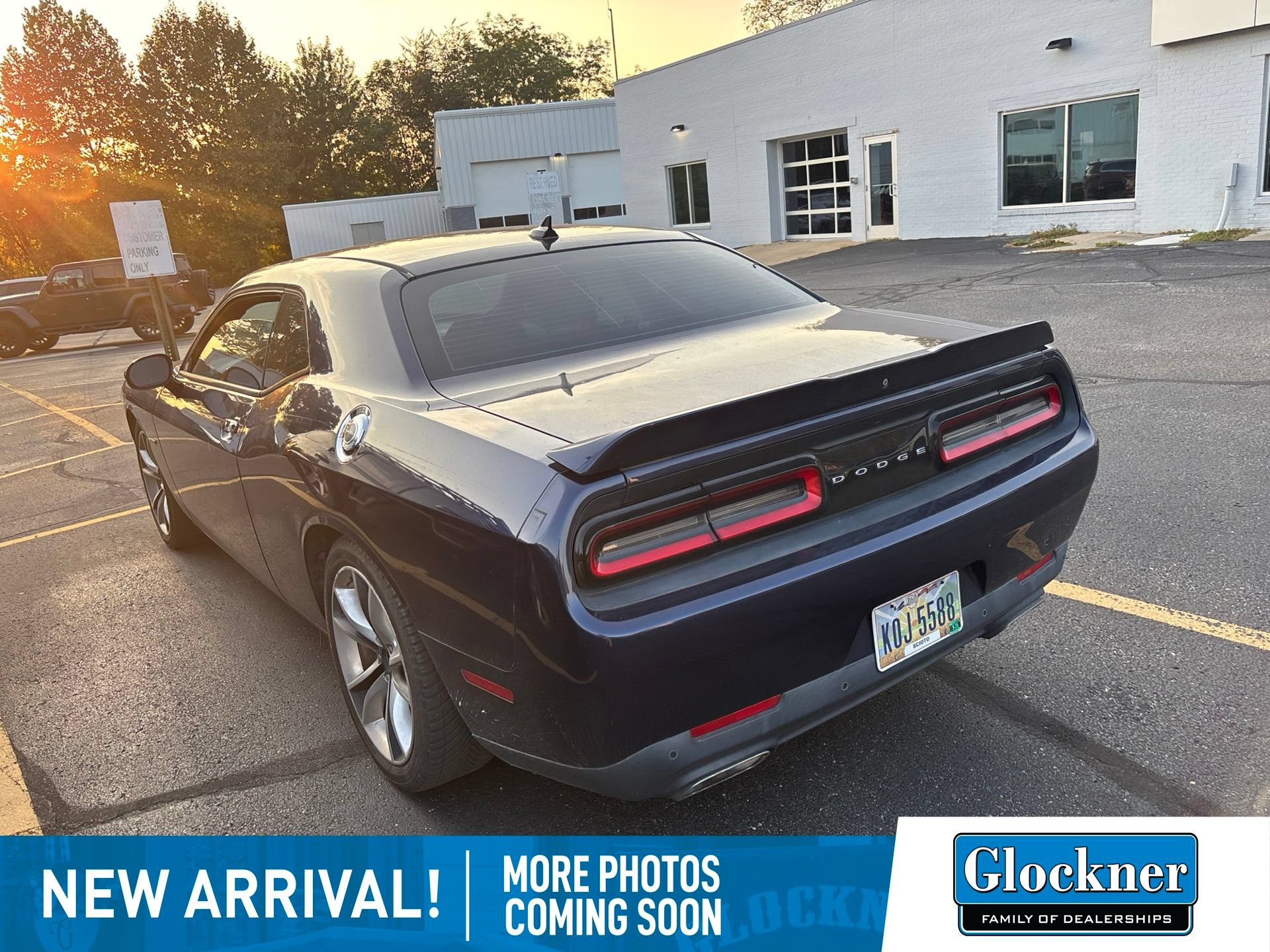 Used 2016 Dodge Challenger R/T w/ Driver Convenience Group RWD image 5