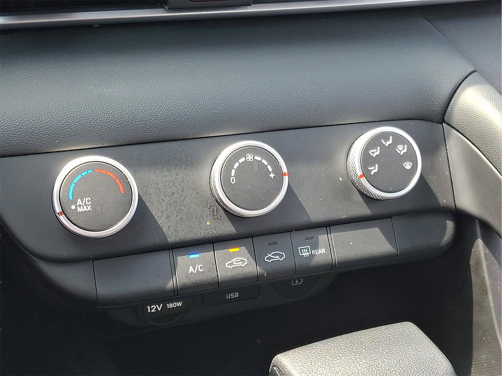 Certified 2024 Hyundai Elantra SE FWD image 13