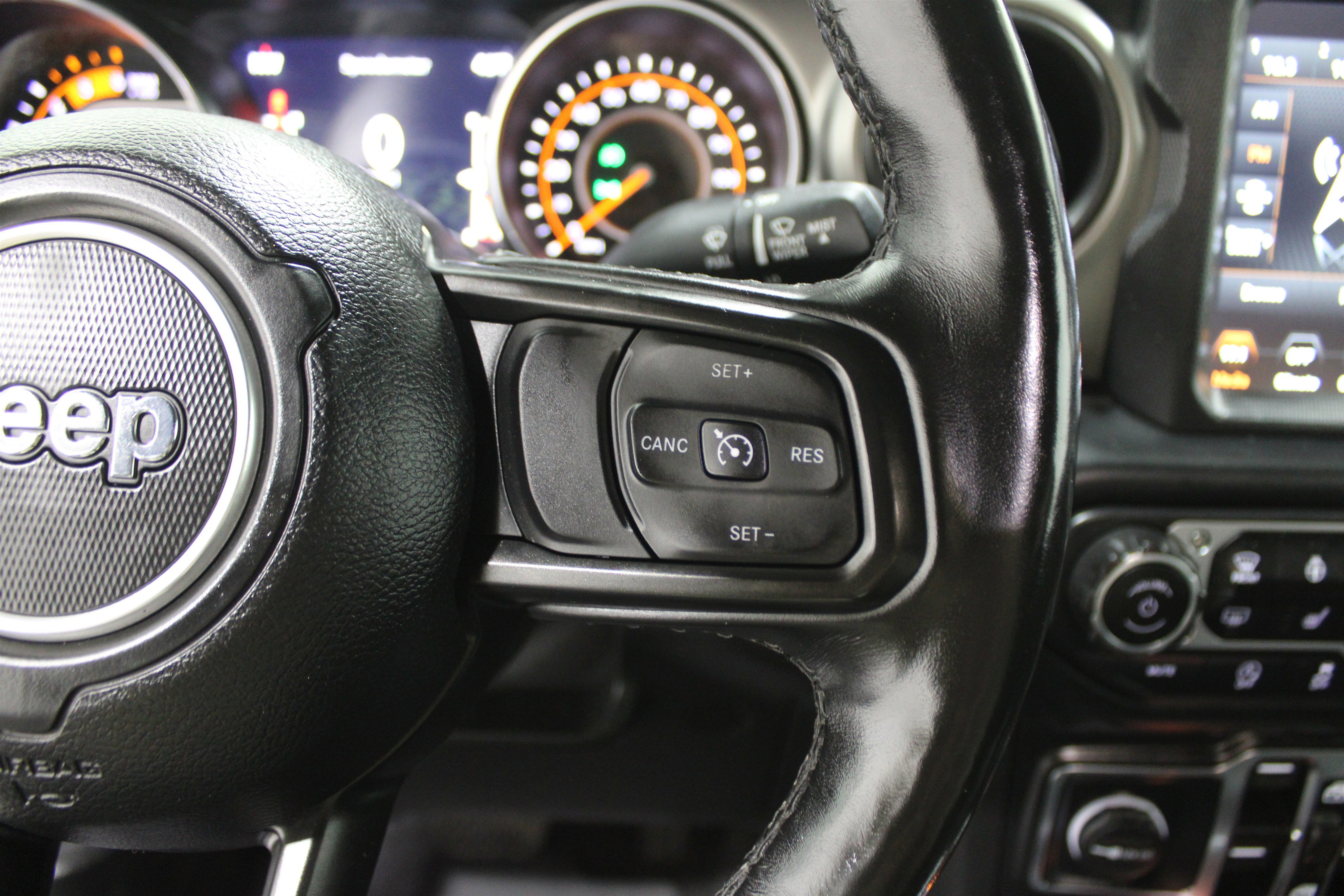 Used 2021 Jeep Gladiator Willys image 11