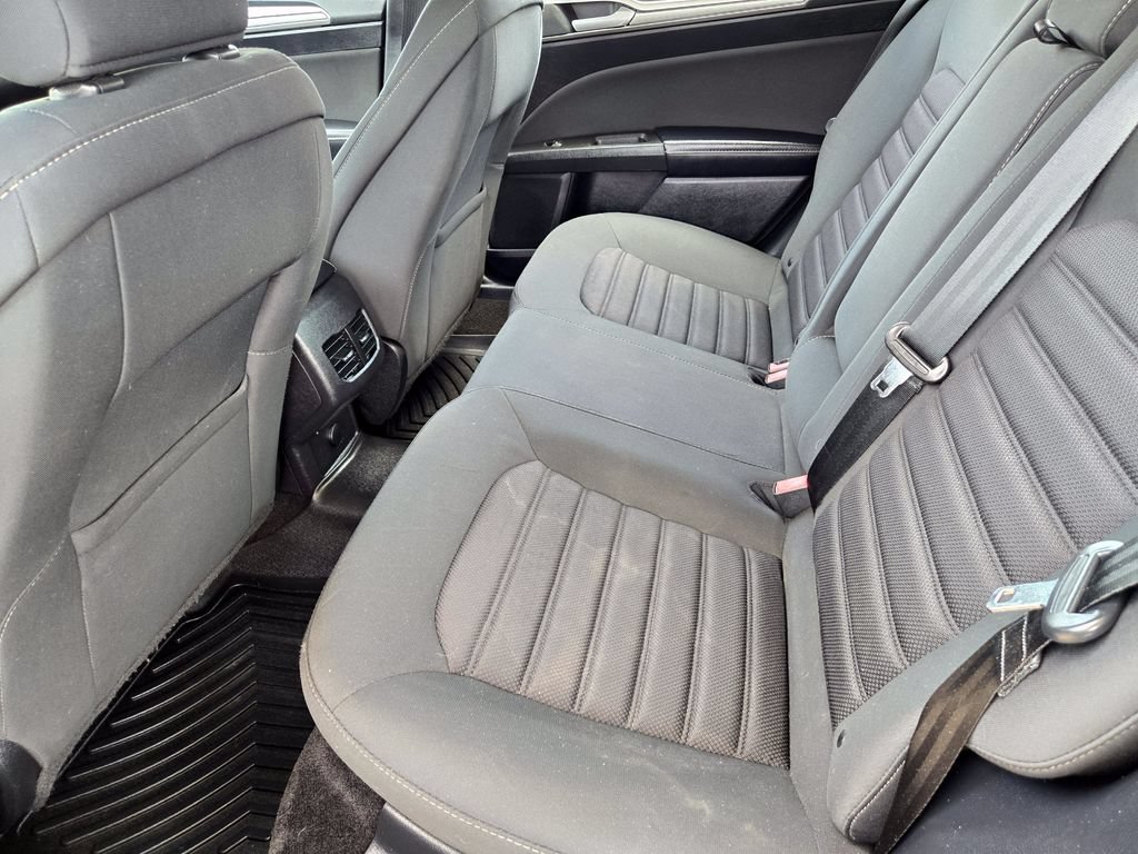 Used 2019 Ford Fusion SE FWD image 20
