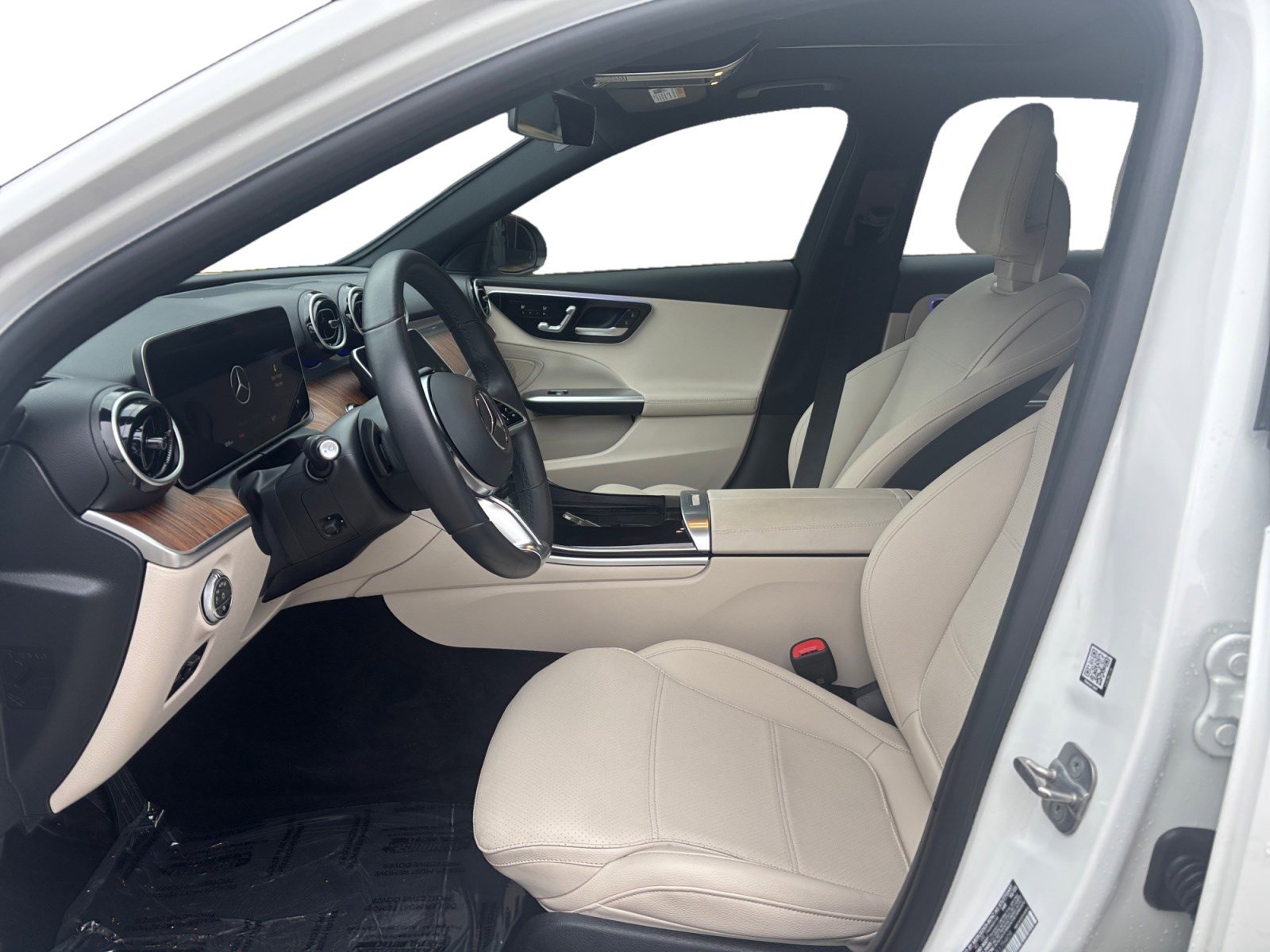 Used 2024 Mercedes-Benz C 300 Sedan image 9