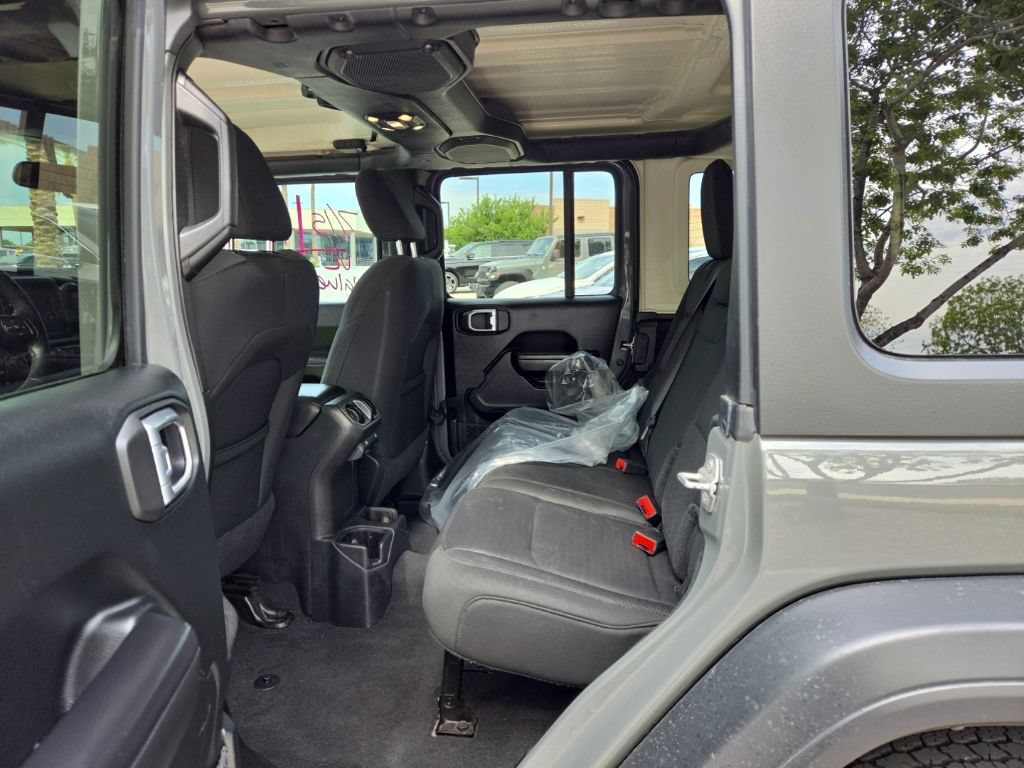 Used 2019 Jeep Wrangler Unlimited Sport S AWD/4WD image 14