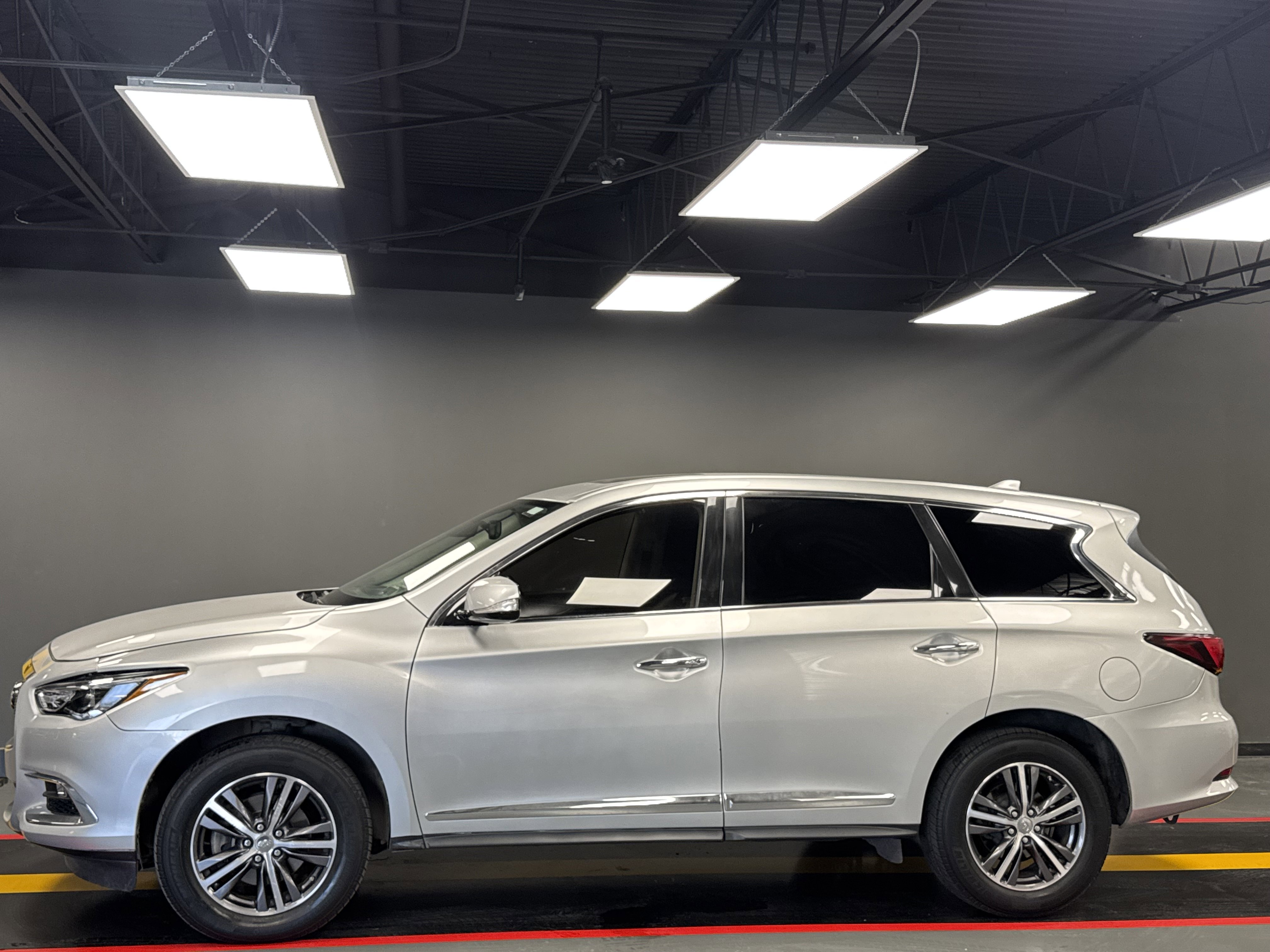 Used 2019 INFINITI QX60 Pure image 3
