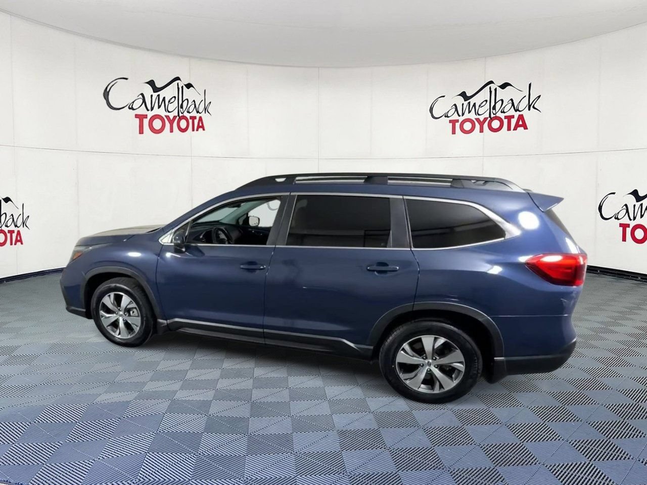 Used 2023 Subaru Ascent Premium w/ Convenience Package AWD/4WD image 9