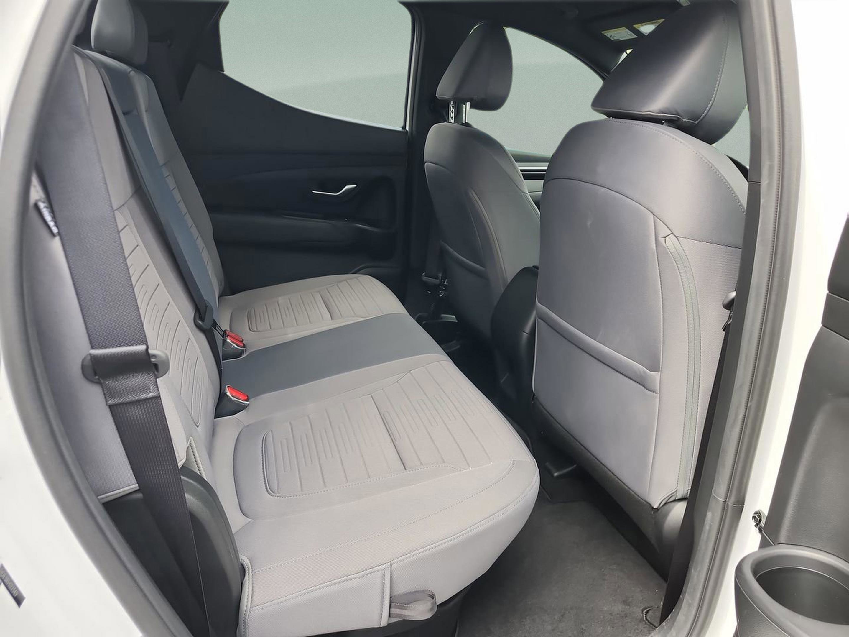 Certified 2024 Hyundai Santa Cruz SE image 17