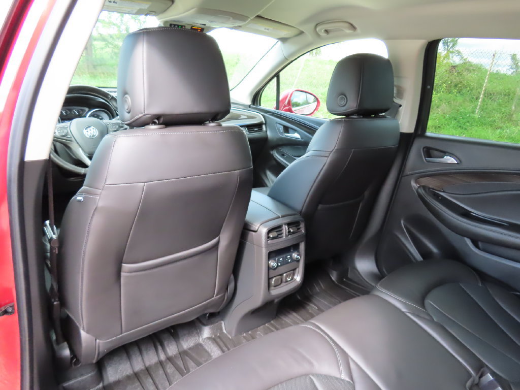 Used 2020 Buick Envision Essence w/ LPO, Active Package AWD/4WD image 28