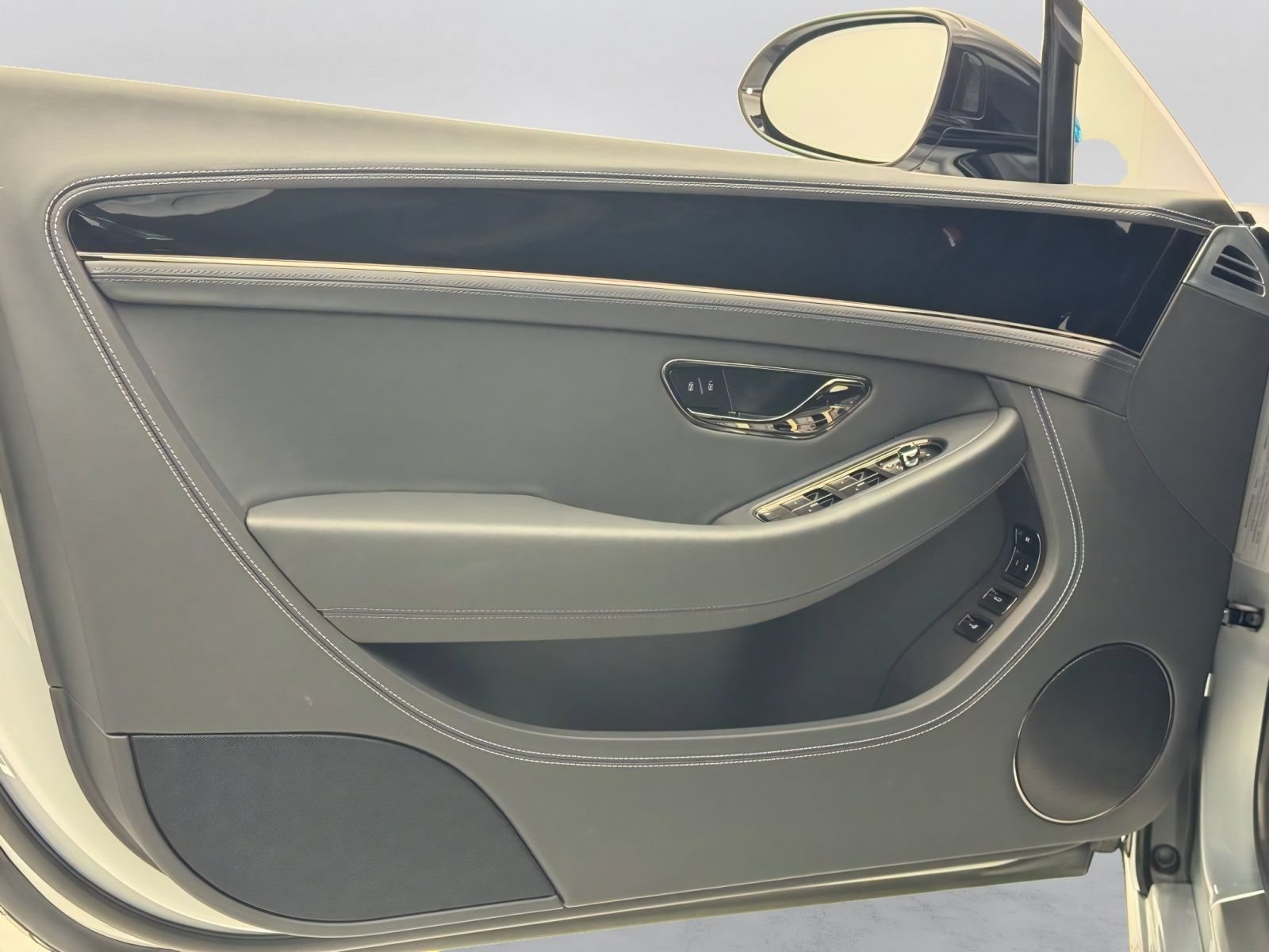 New 2026 Bentley Continental GT AWD/4WD image 9