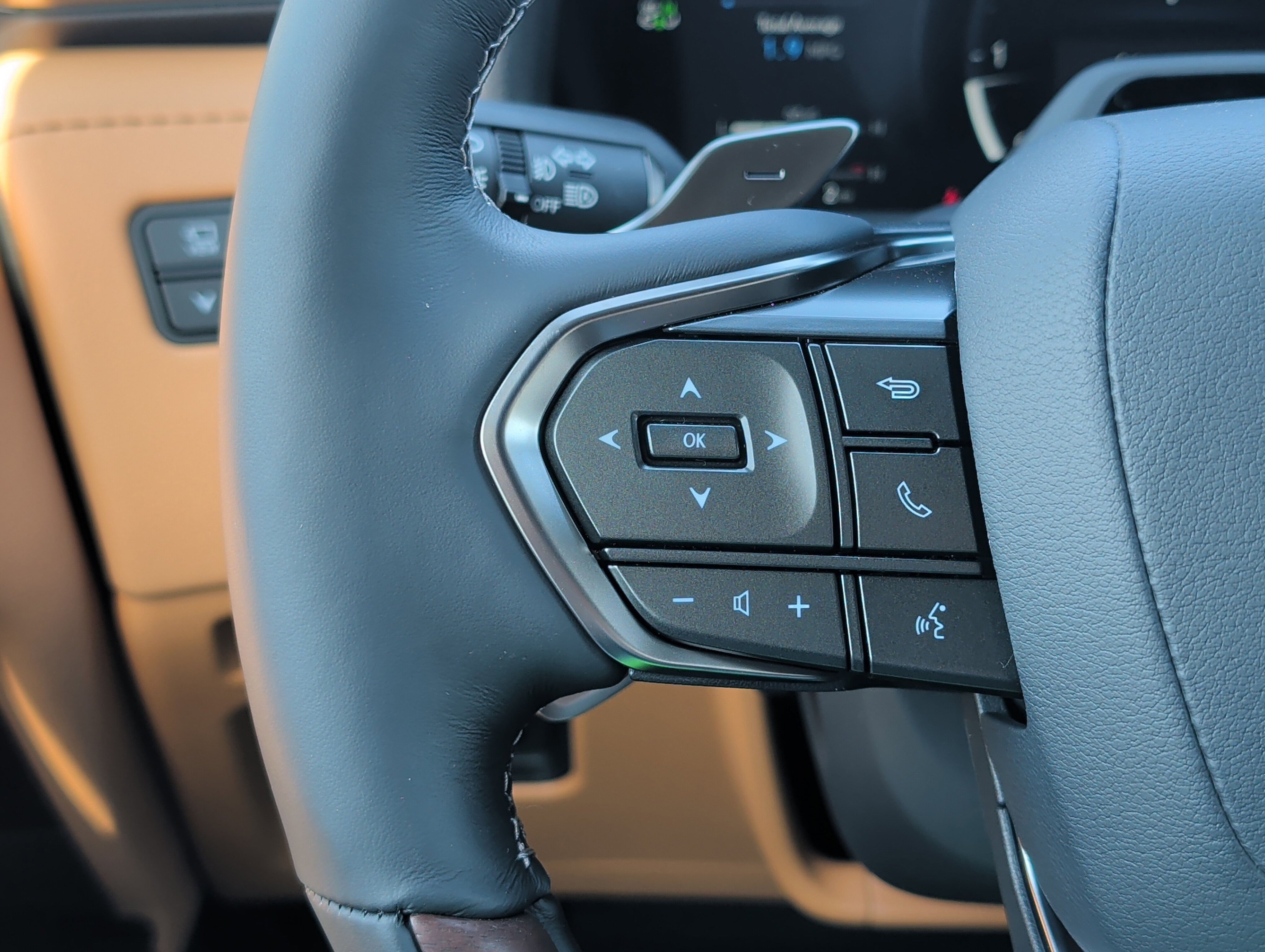 New 2026 Lexus LX 600 4WD w/ Luxury Package image 12