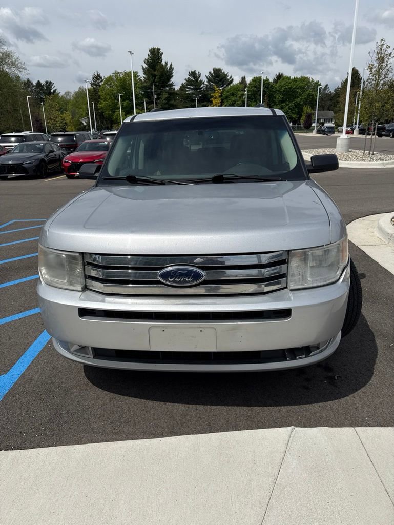 Used 2009 Ford Flex SE FWD image 2
