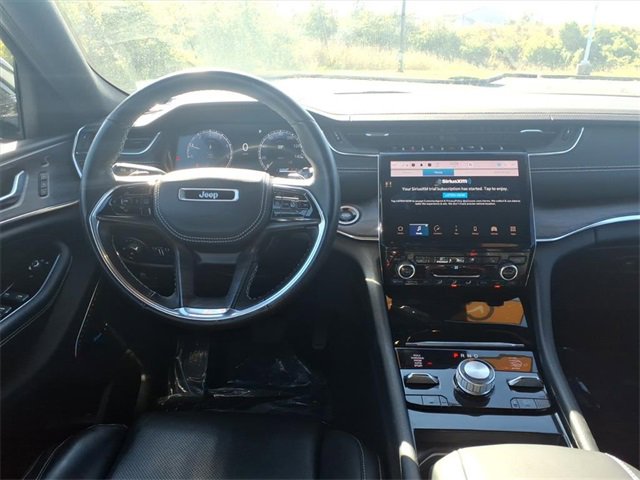 Certified 2022 Jeep Grand Cherokee L Overland w/ Luxury Tech Group IV image 3