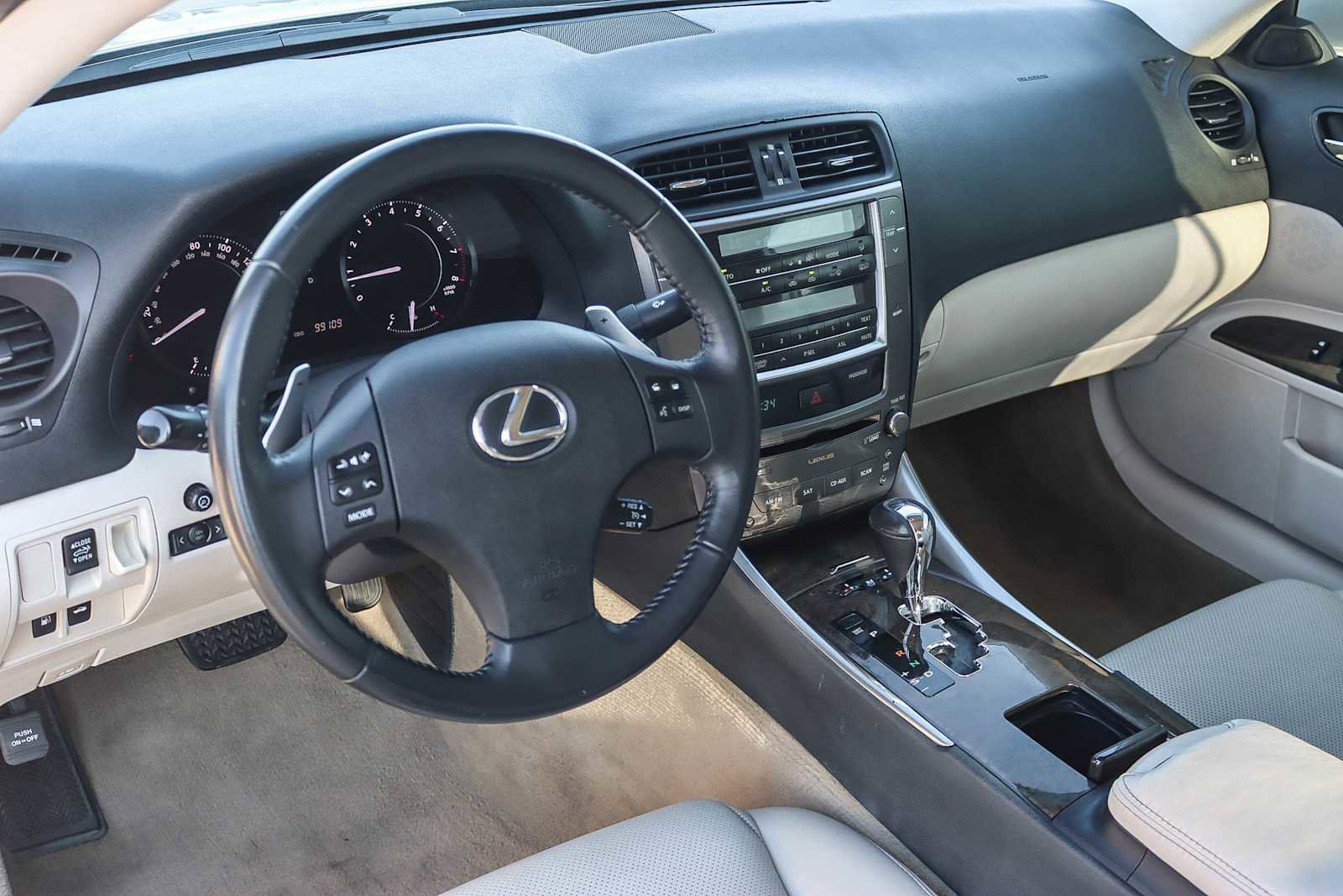 Used 2010 Lexus IS 250C image 11