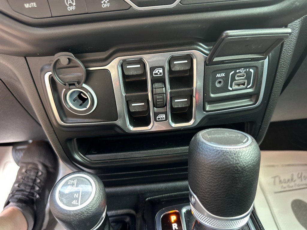 Used 2022 Jeep Gladiator Willys image 31