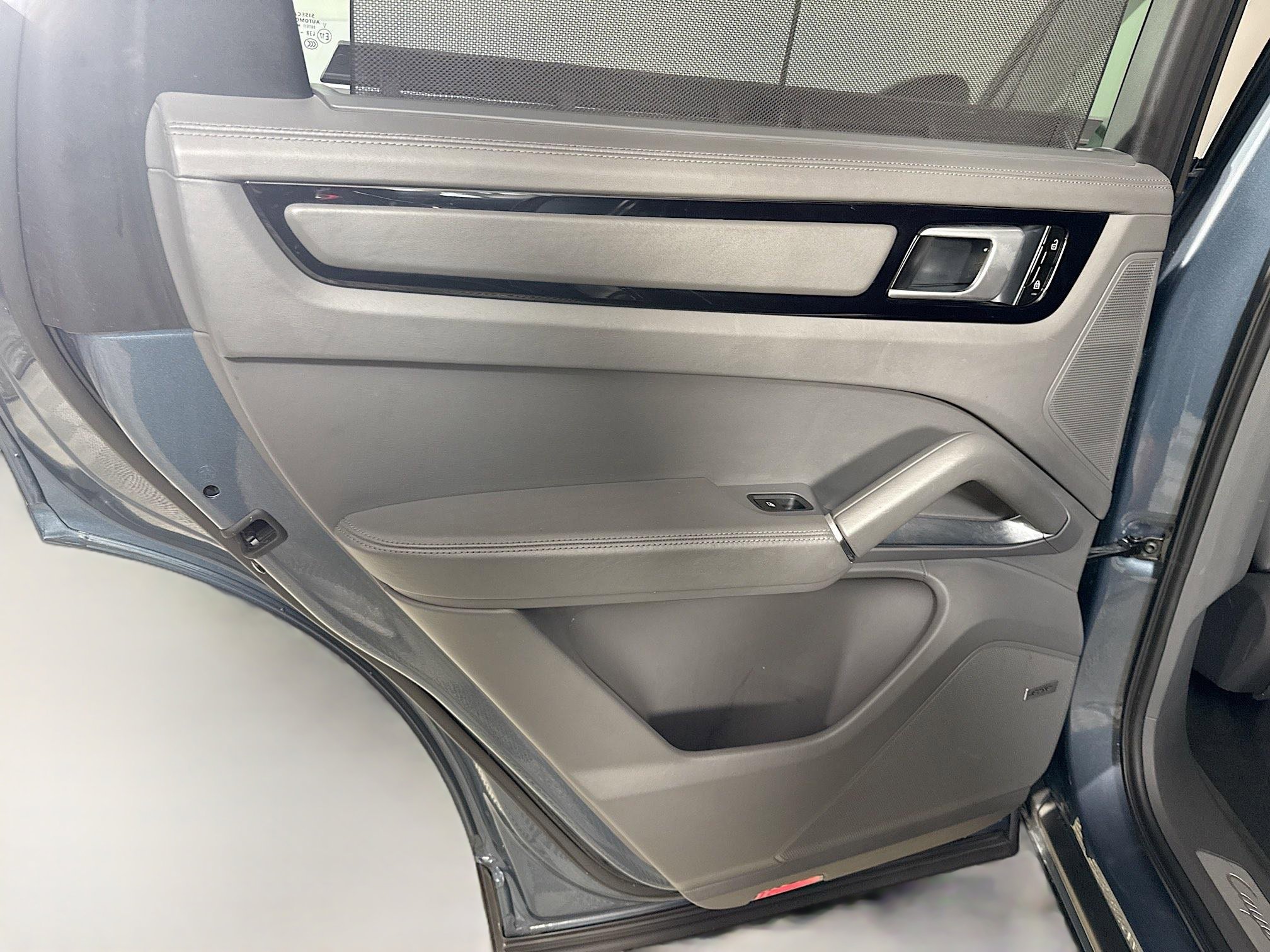 Used 2019 Porsche Cayenne Turbo image 24