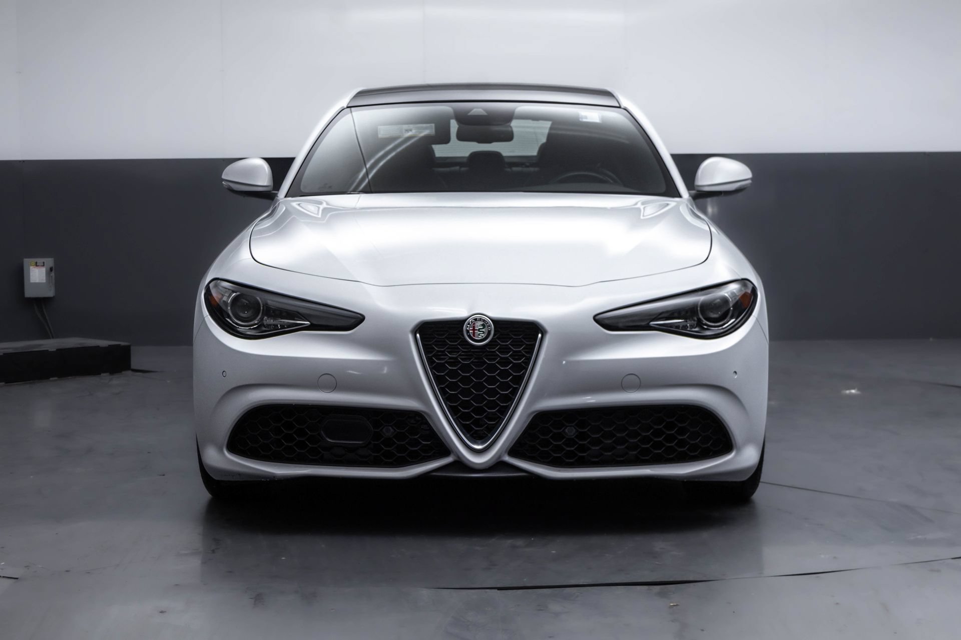Used 2022 Alfa Romeo Giulia Ti AWD/4WD image 16
