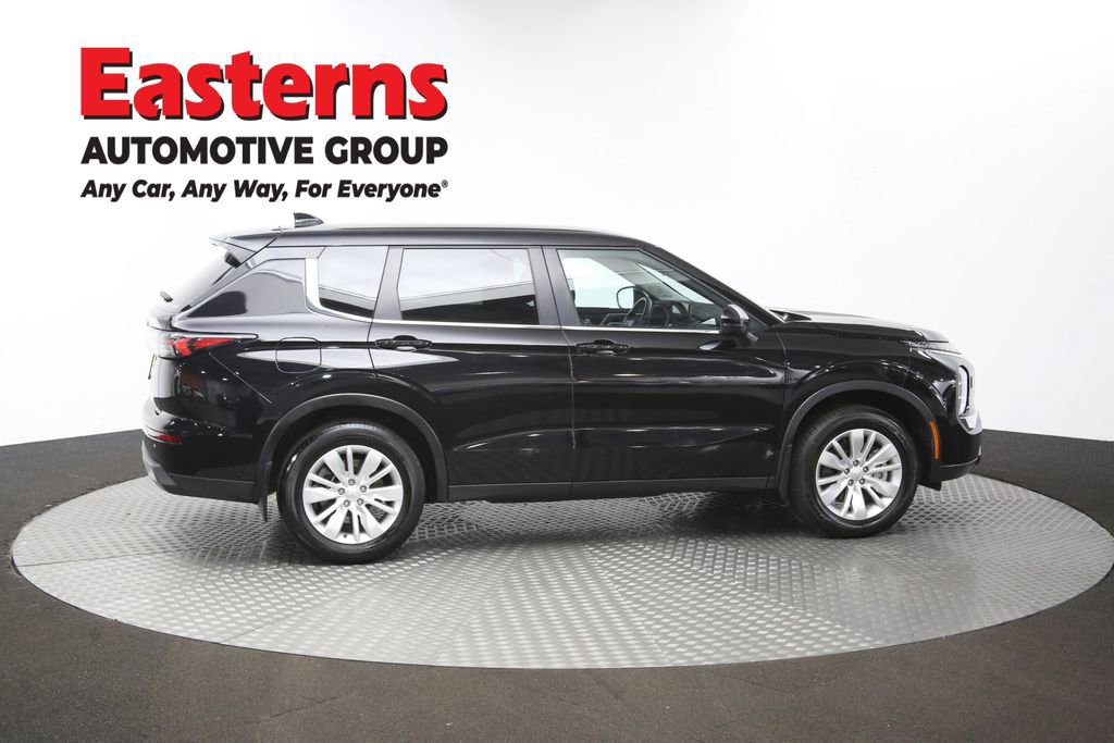 Used 2025 Mitsubishi Outlander ES image 44