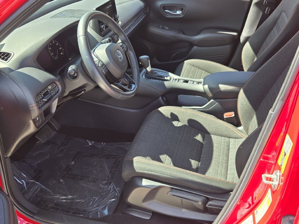 Certified 2025 Honda HR-V Sport image 11