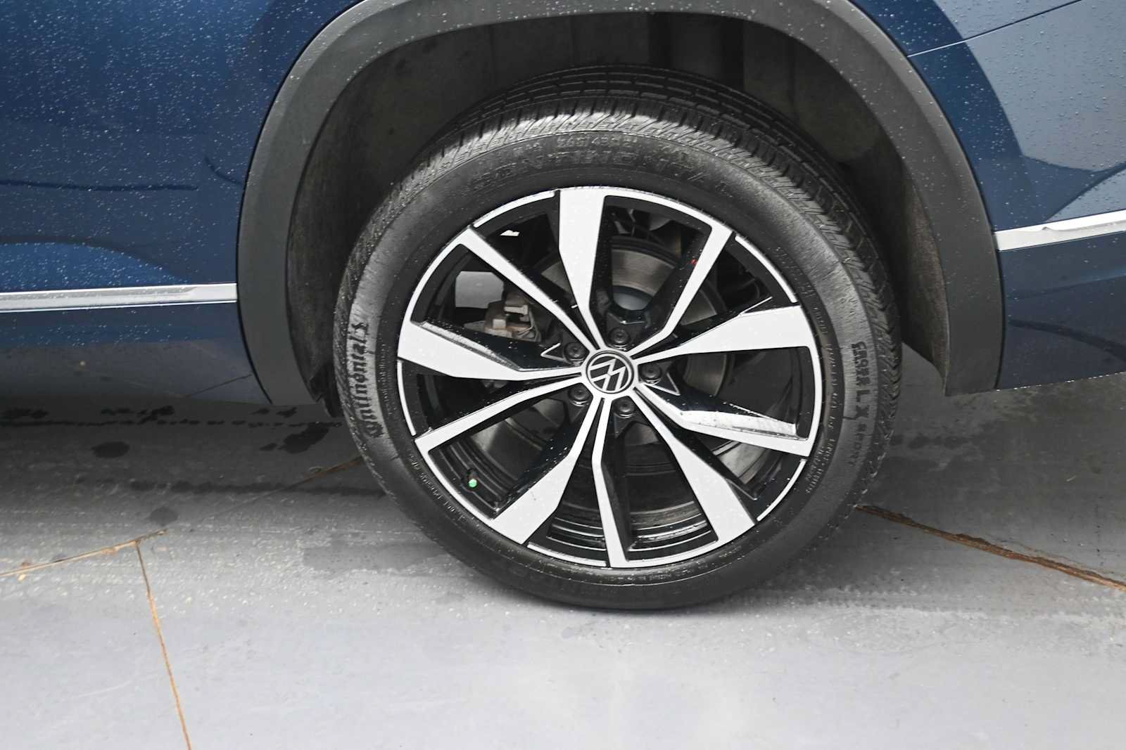 Used 2019 Volkswagen Atlas SEL R-Line AWD/4WD image 5