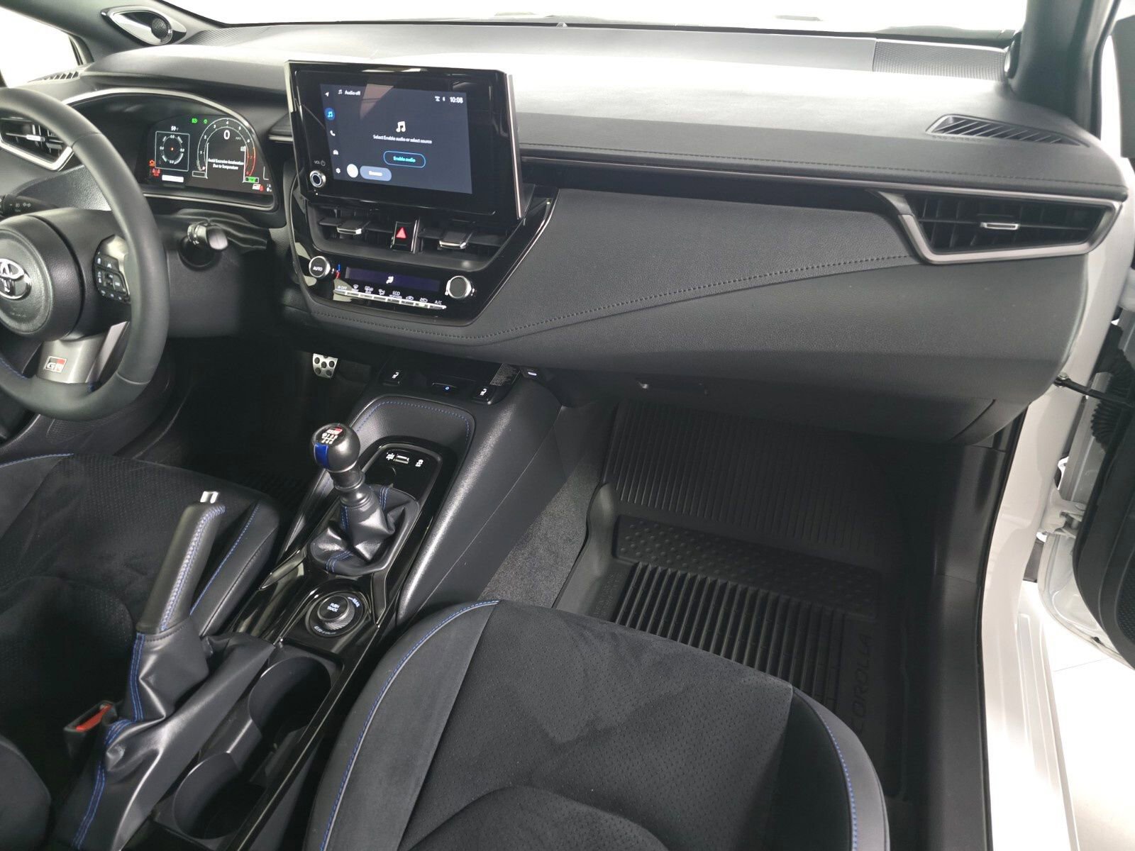 Used 2024 Toyota Corolla Premium image 24