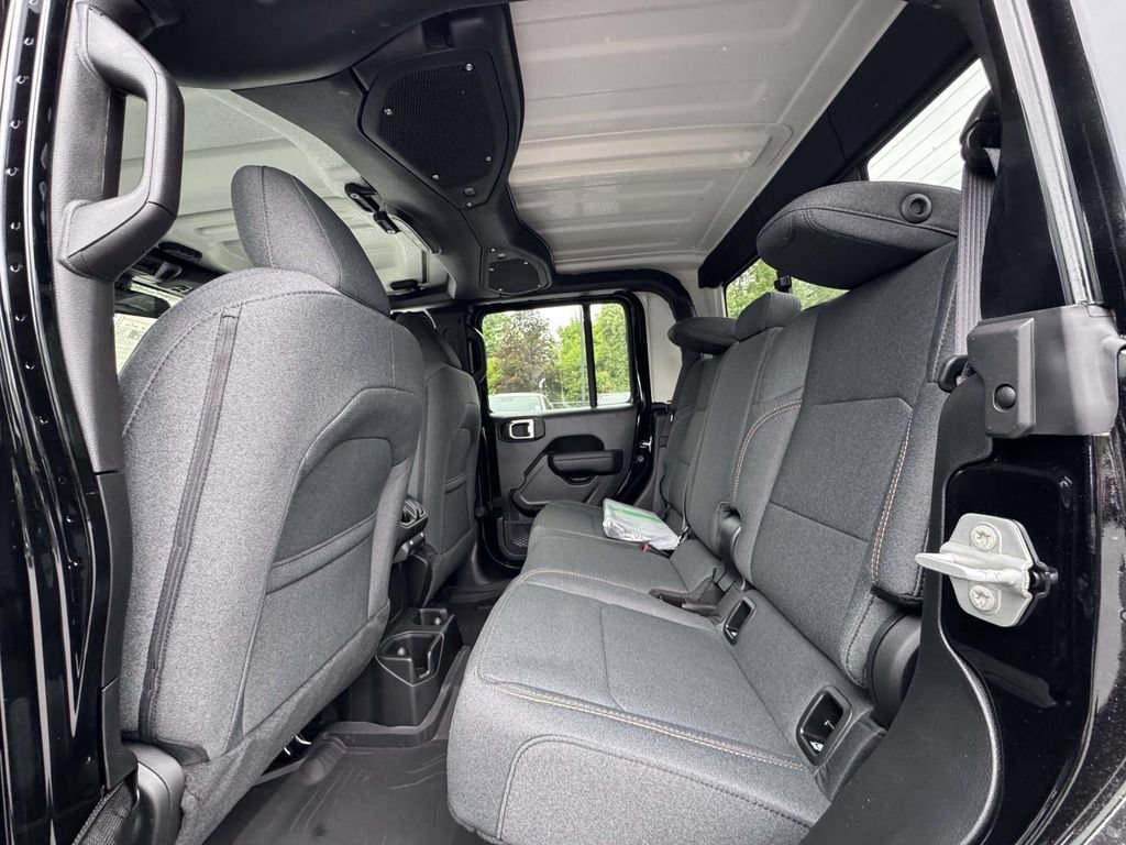 New 2026 Jeep Gladiator Sport AWD/4WD image 14