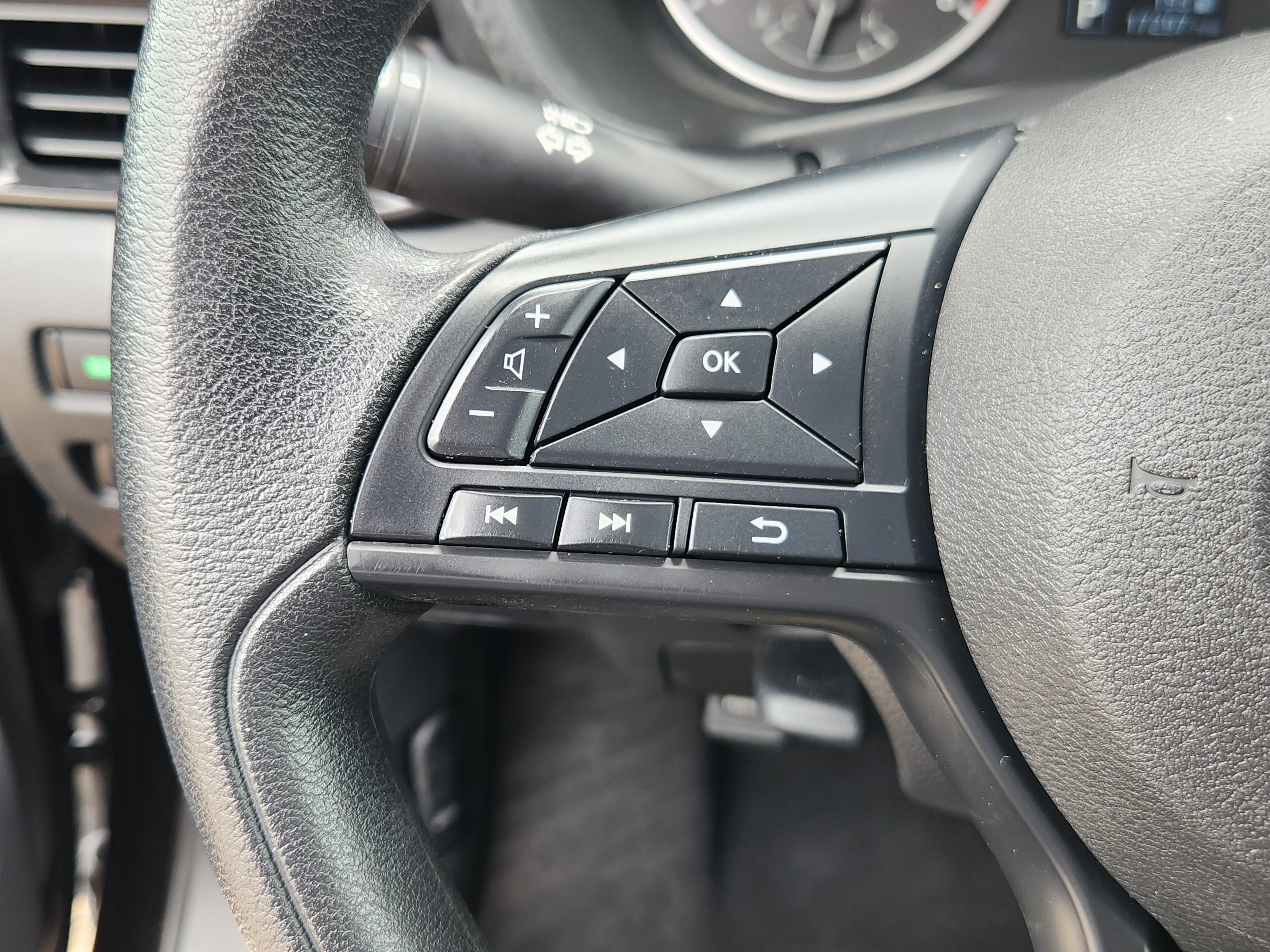 Used 2024 Nissan Sentra S FWD image 29