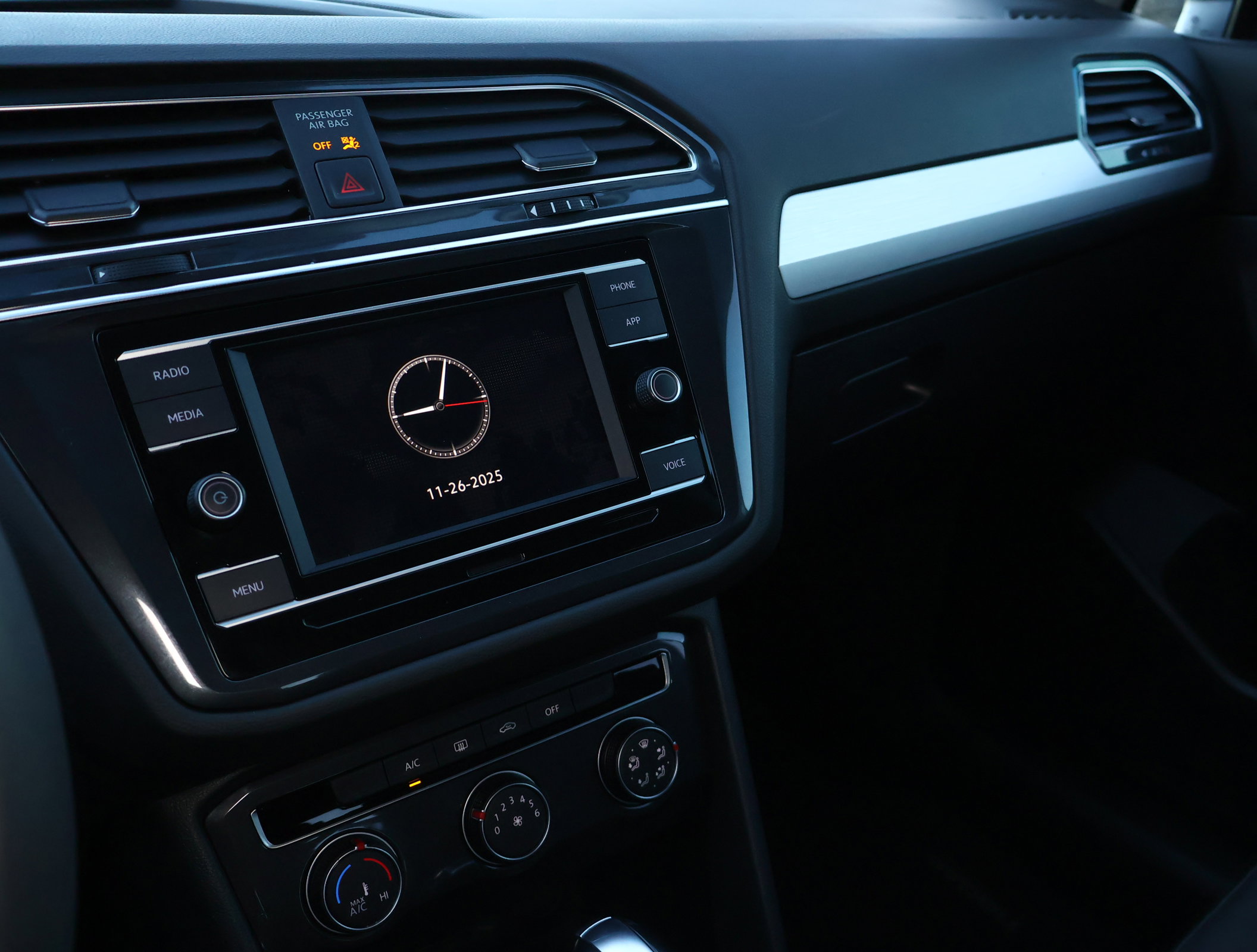 Used 2021 Volkswagen Tiguan S image 14