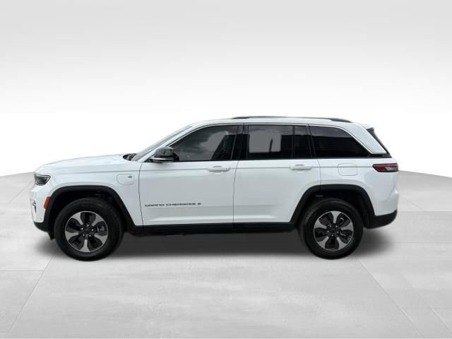 Used 2022 Jeep Grand Cherokee Limited 4xe w/ Luxury Tech Group II AWD/4WD image 12