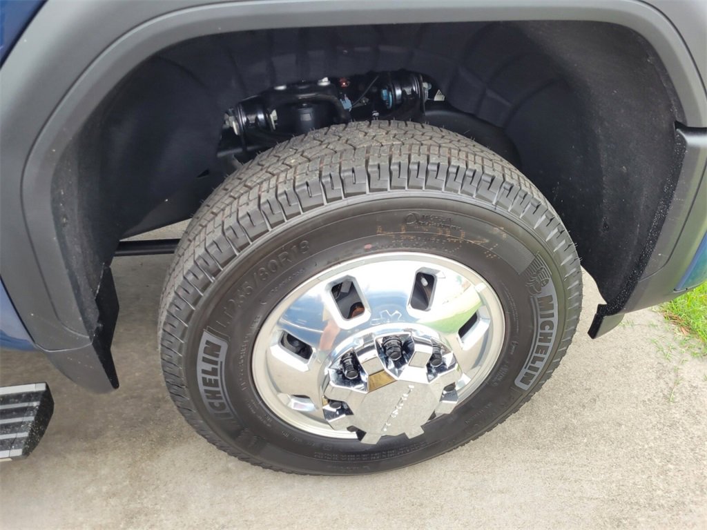 New 2025 GMC Sierra 3500 Denali w/ Denali Reserve Package image 9