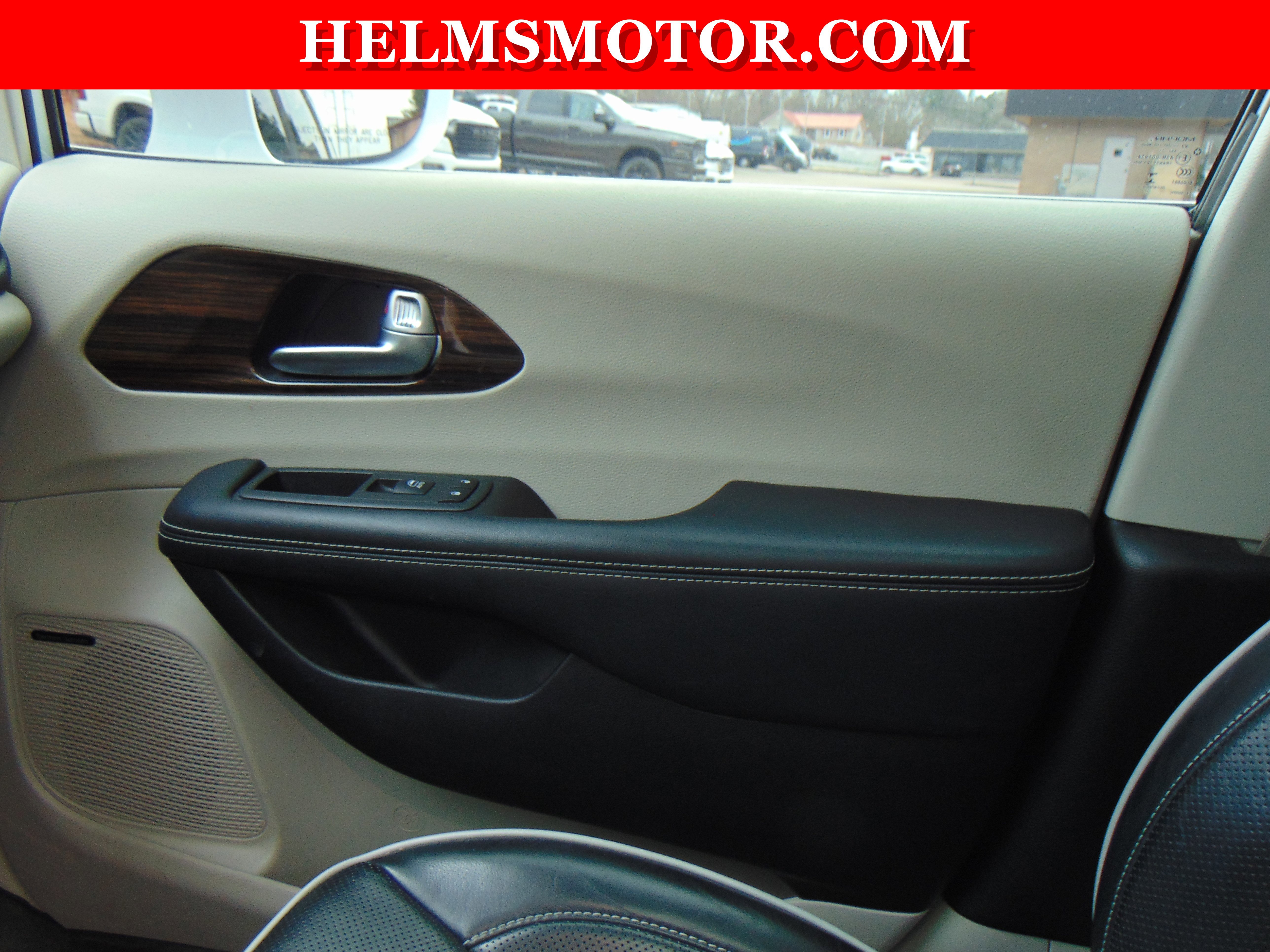 Certified 2022 Chrysler Pacifica Limited w/ Uconnect Theater Family Group image 43