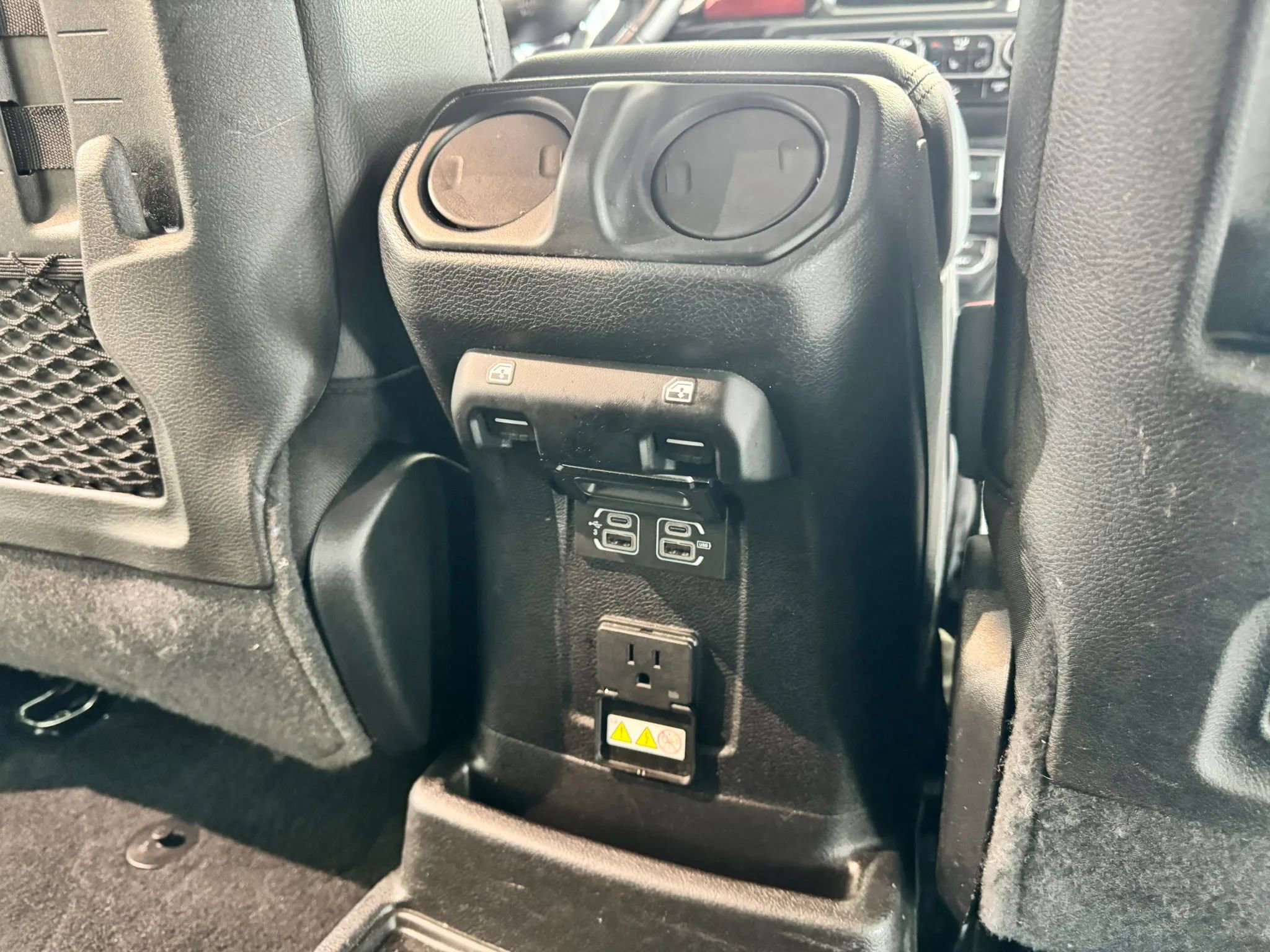 Used 2018 Jeep Wrangler Unlimited Rubicon image 18