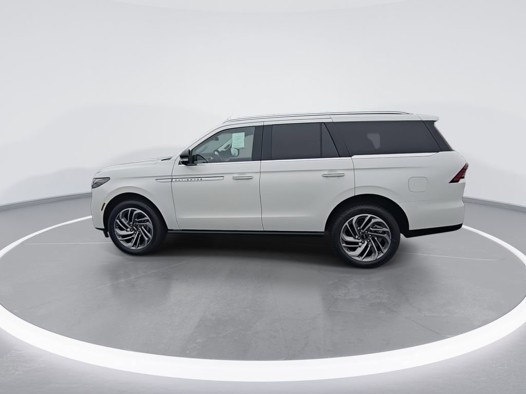 New 2025 Lincoln Navigator Reserve AWD/4WD image 6