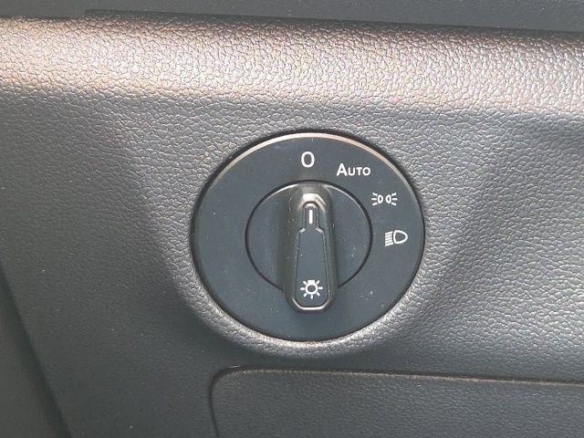 Used 2019 Volkswagen Jetta SEL image 25