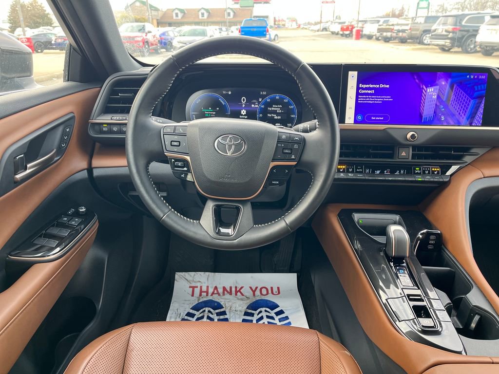 Used 2025 Toyota Crown Signia image 14