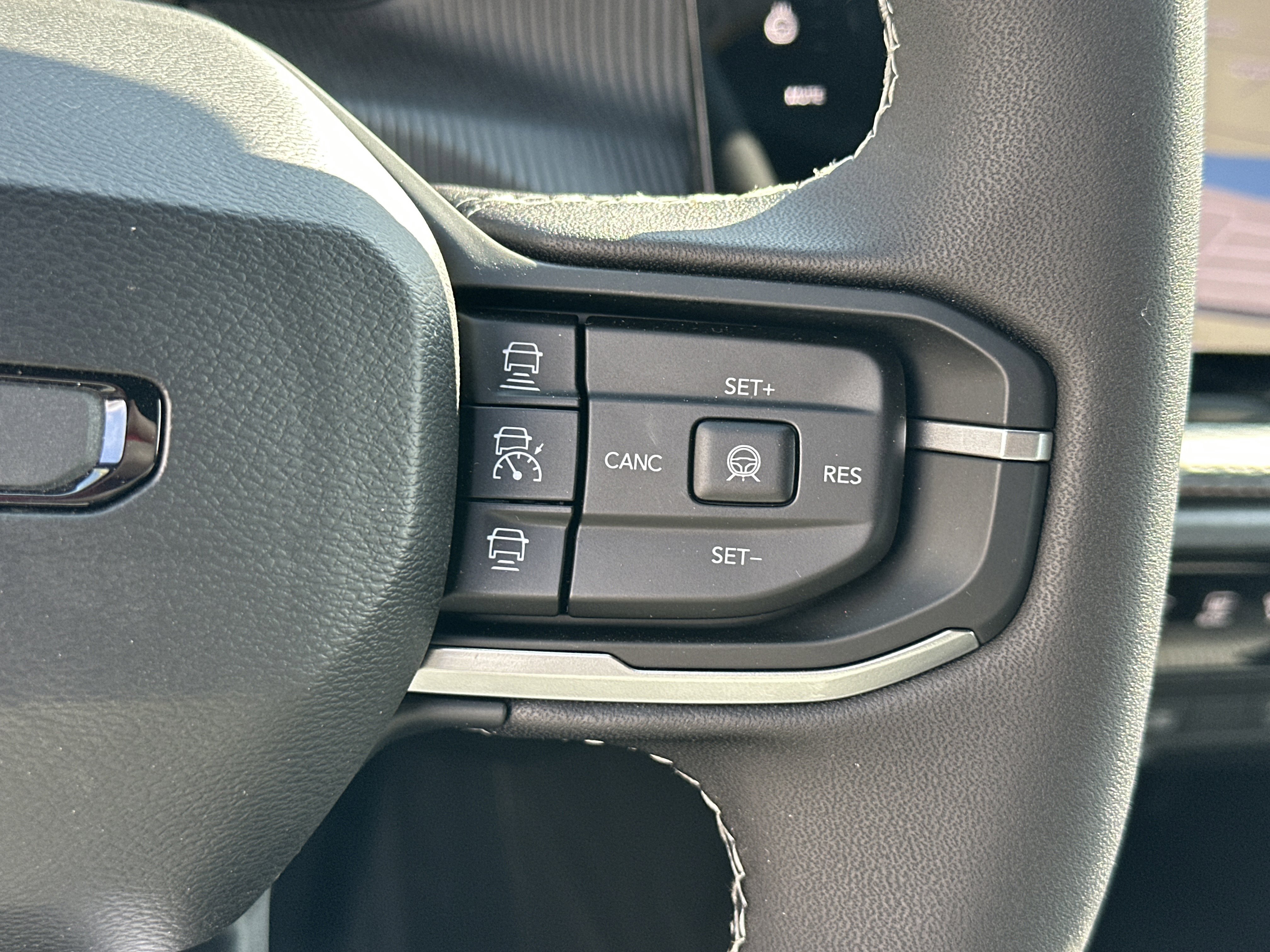 New 2026 Jeep Cherokee Overland image 4