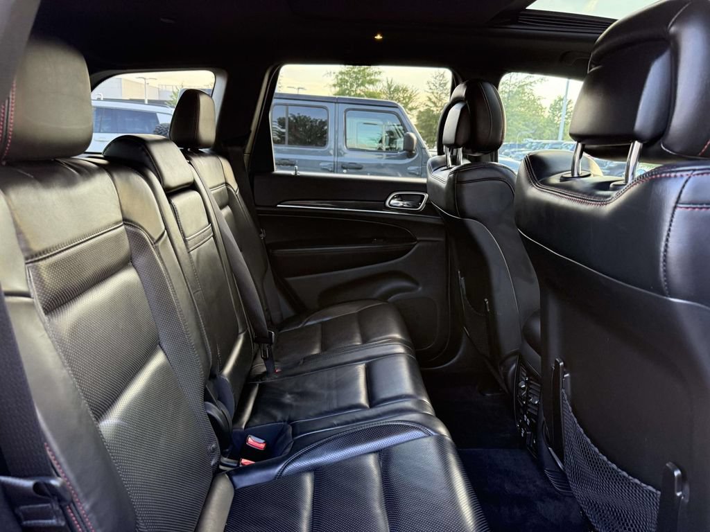 Used 2018 Jeep Grand Cherokee Trailhawk w/ Trailhawk Luxury Group AWD/4WD image 16