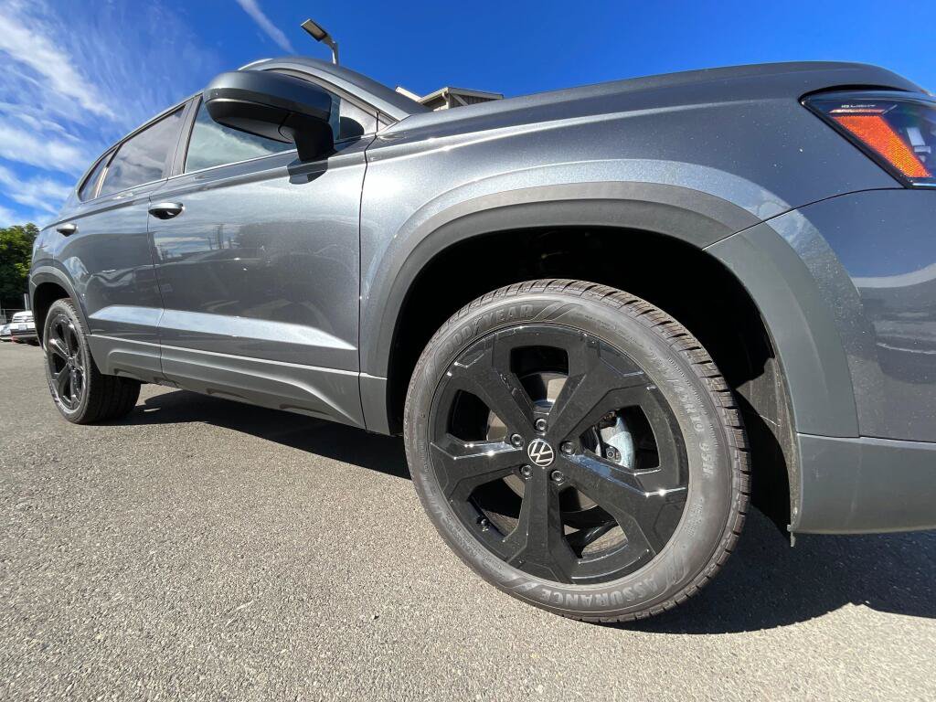 New 2026 Volkswagen Taos SEL AWD/4WD image 10