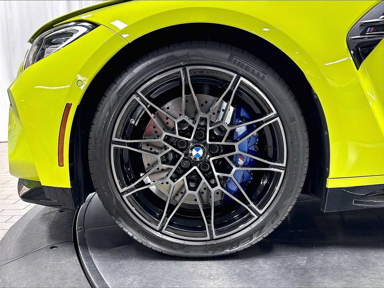 Used 2022 BMW M4 Competition w/ Executive Package RWD image 13