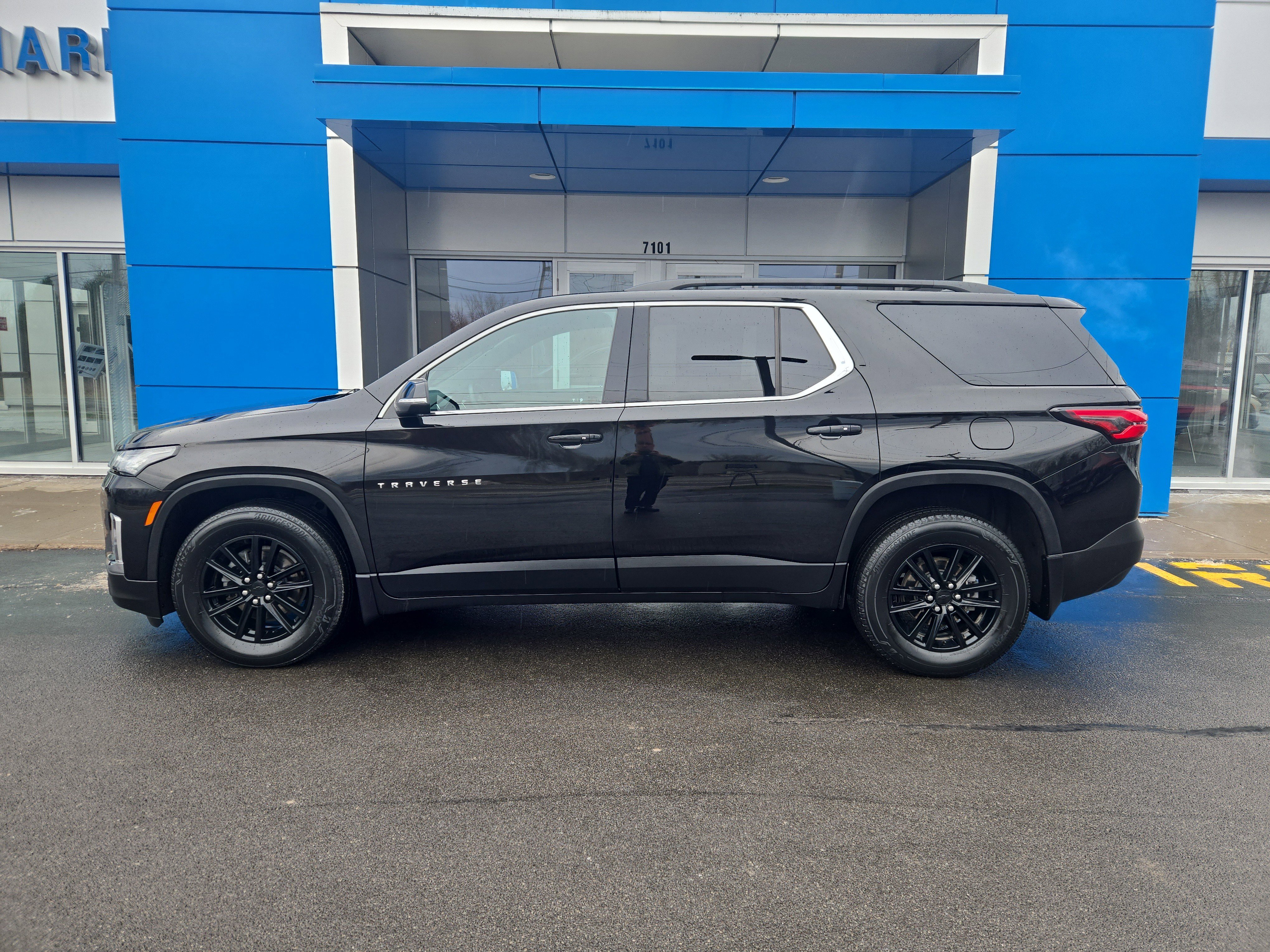 Used 2023 Chevrolet Traverse LT w/ LPO, Floor Liner Package image 3