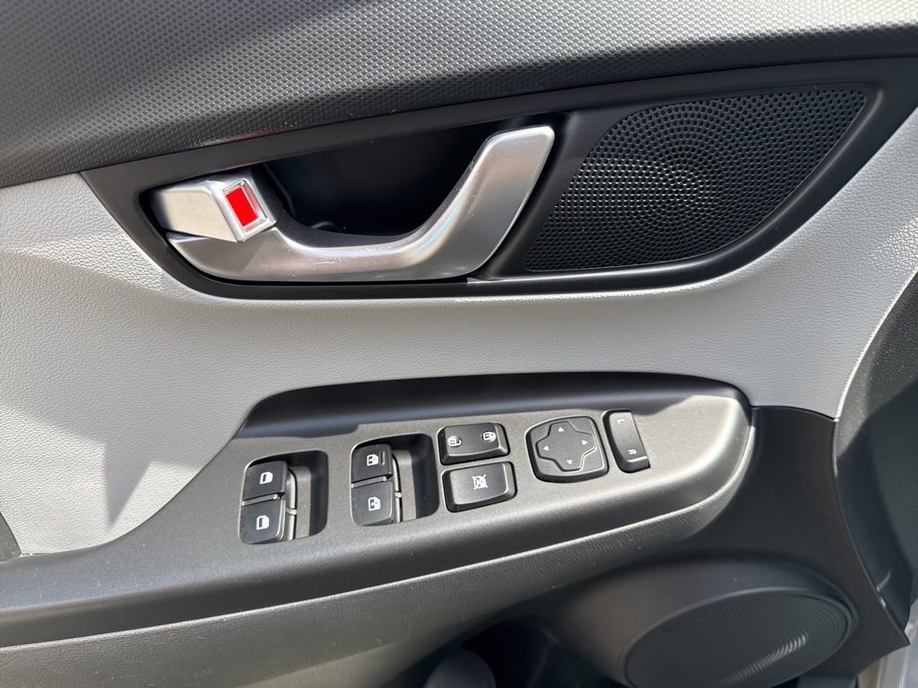Used 2023 Hyundai Kona SEL w/ Convenience Package image 12