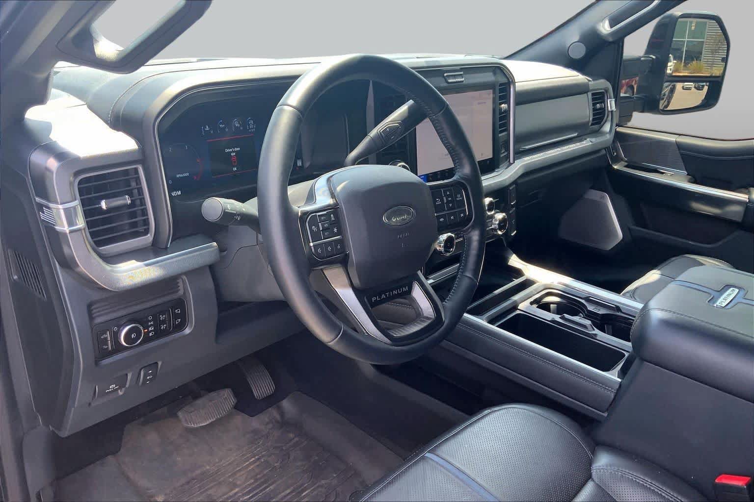 Used 2025 Ford F450 Platinum w/ FX4 Off-Road Package AWD/4WD image 18