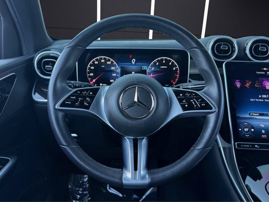 Used 2023 Mercedes-Benz GLC 300 4MATIC image 14