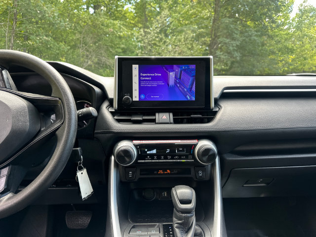 Certified 2025 Toyota RAV4 LE AWD/4WD image 28